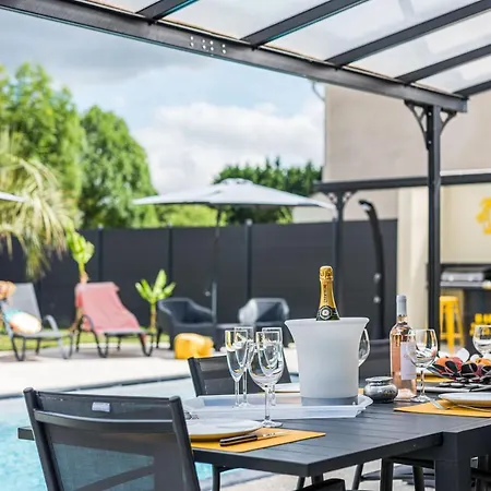 Villa Des Palmiers - Magnifique Avec Piscine Chauffée Et Terrain De Pétanque *