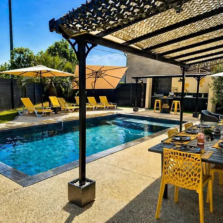Des Palmiers - Magnifique Avec Piscine Chauffée Et Terrain De Pétanque Villa